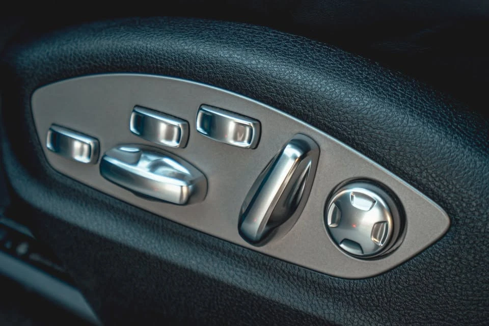 2023 Porsche Macan GTS - Image 8 of 14