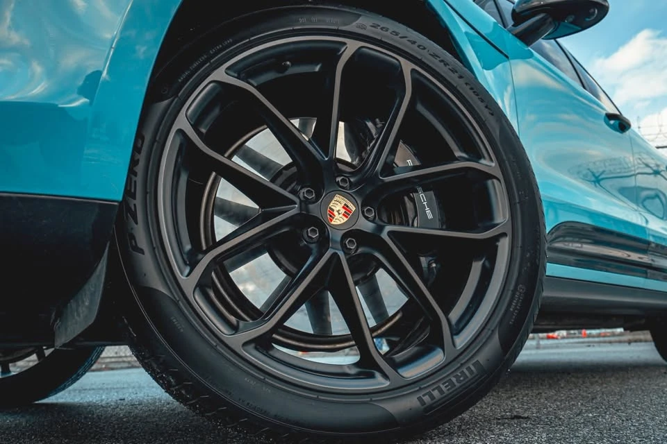 2023 Porsche Macan GTS - Image 14 of 14
