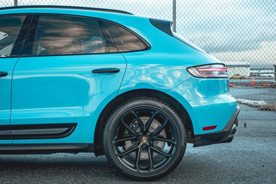 2023 Porsche Macan GTS - Image 10 of 14