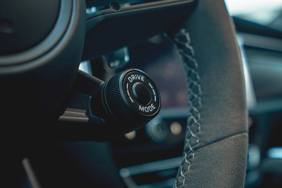 2023 Porsche Macan GTS - Image 11 of 14