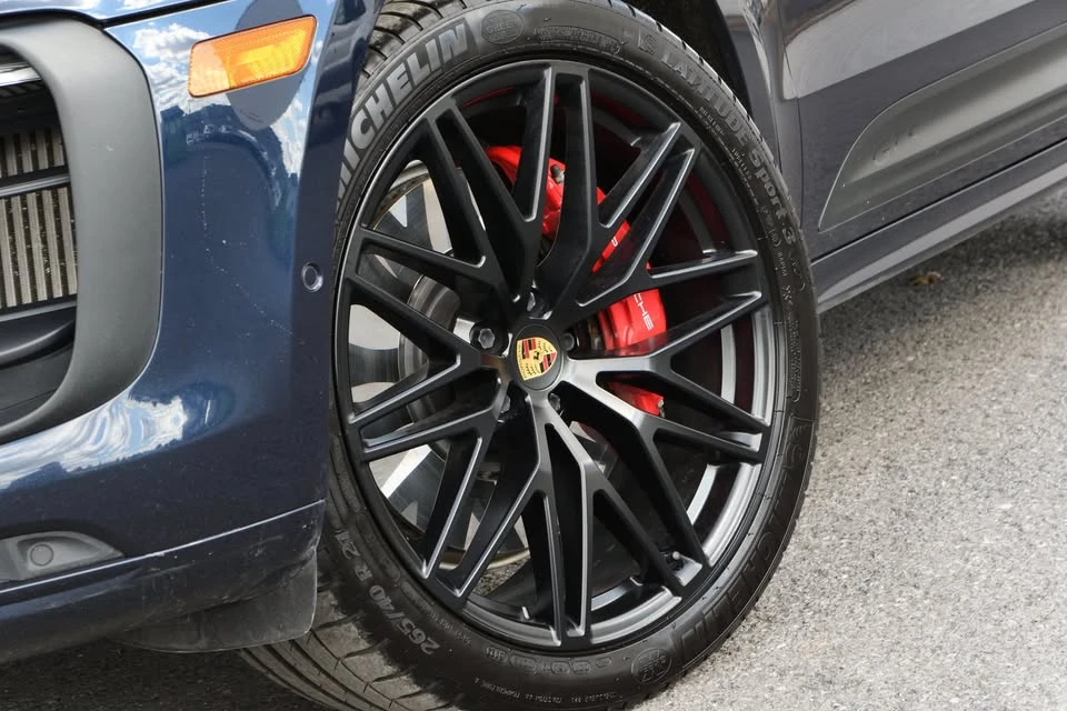 2023 Porsche Macan GTS - Image 4 of 20