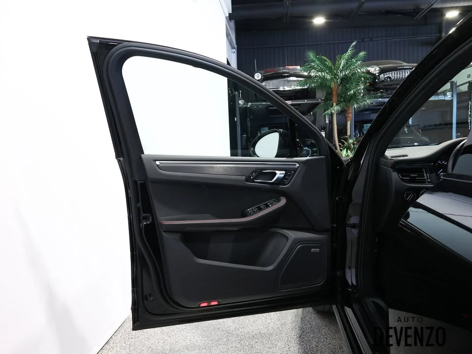 2023 Porsche Macan GTS - Image 9 of 20