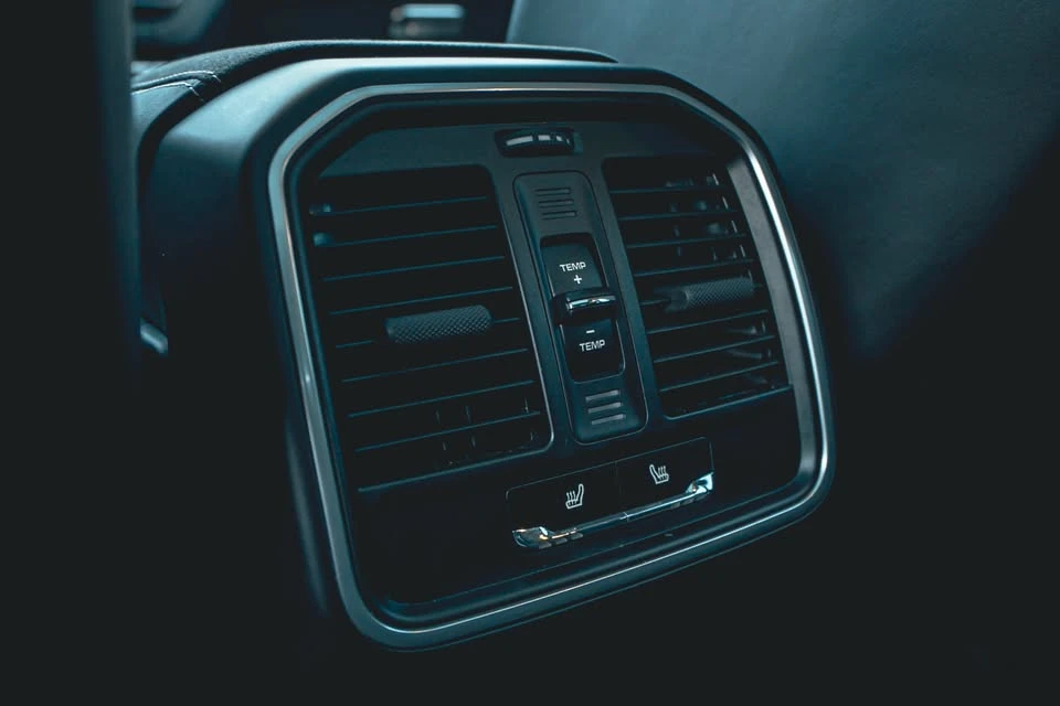 2023 Porsche Macan GTS - Image 17 of 17