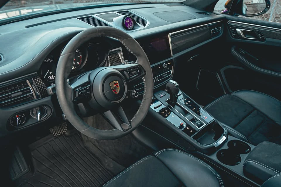 2023 Porsche Macan GTS - Image 12 of 17