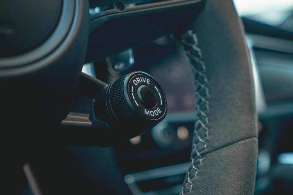 2023 Porsche Macan GTS - Image 14 of 17