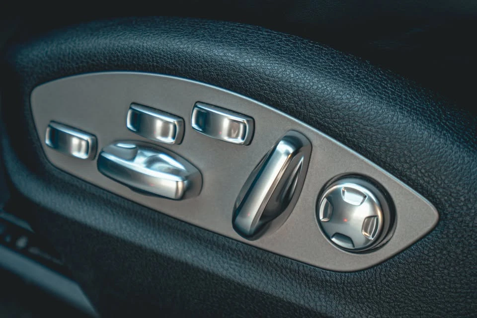 2023 Porsche Macan GTS - Image 13 of 17