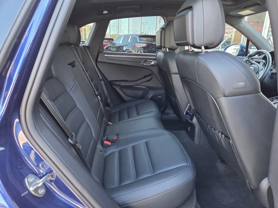 2023 Porsche Macan - Image 9 of 15