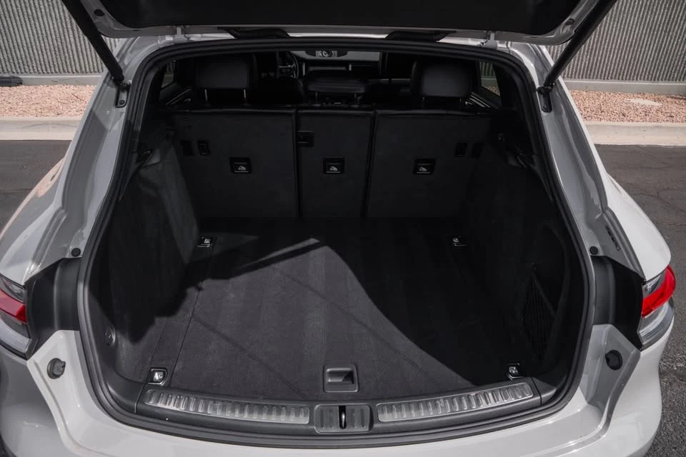 2023 Porsche Macan S - Image 12 of 16
