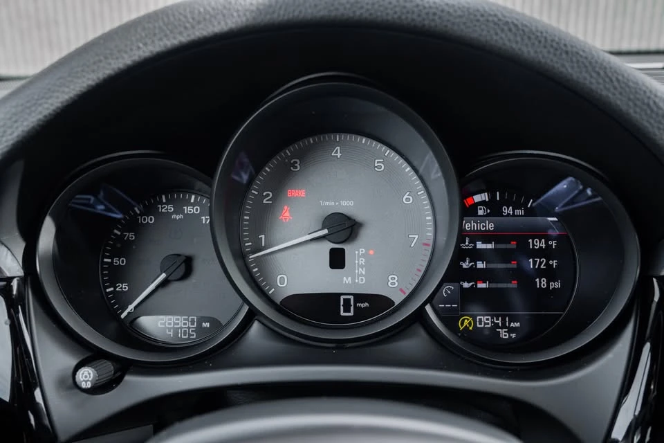 2023 Porsche Macan S - Image 14 of 16