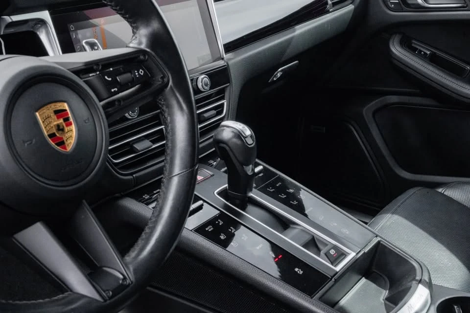 2023 Porsche Macan S - Image 13 of 16