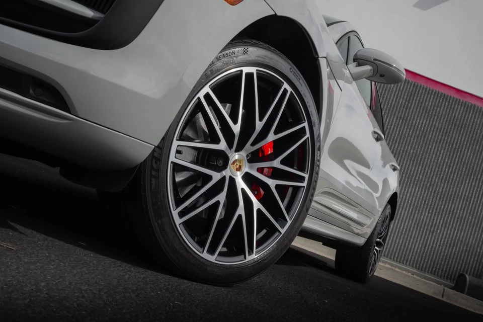 2023 Porsche Macan S - Image 5 of 16
