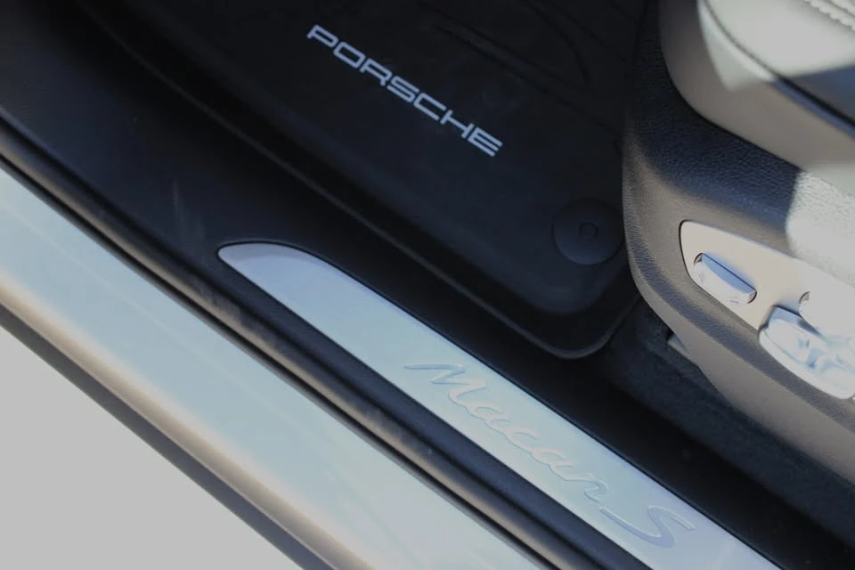 2023 Porsche Macan S - Image 8 of 8