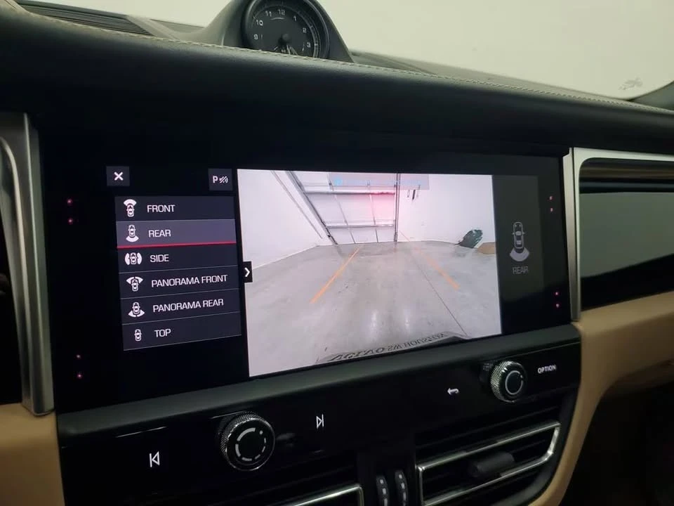 2023 Porsche Macan S - Image 17 of 18