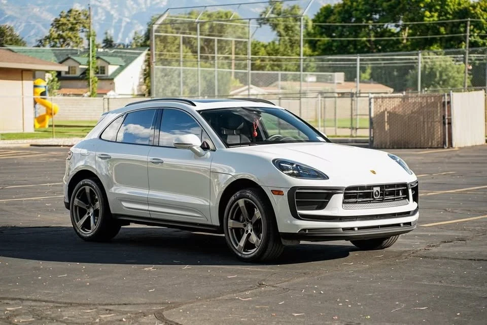 2023 Porsche Macan T - Image 3 of 12