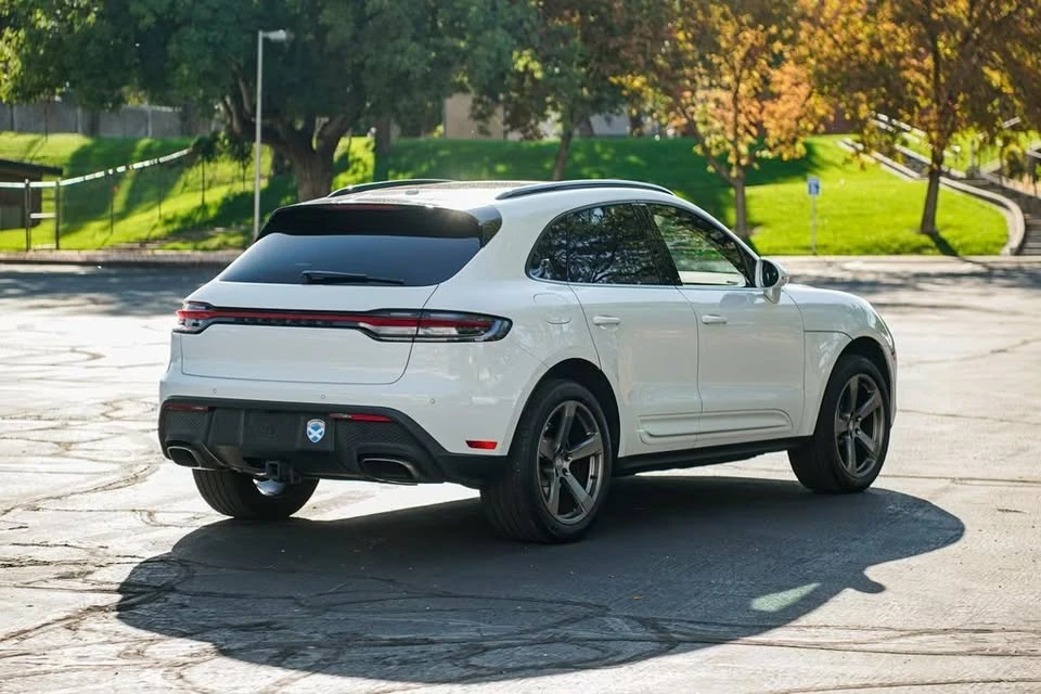 2023 Porsche Macan T - Image 4 of 12