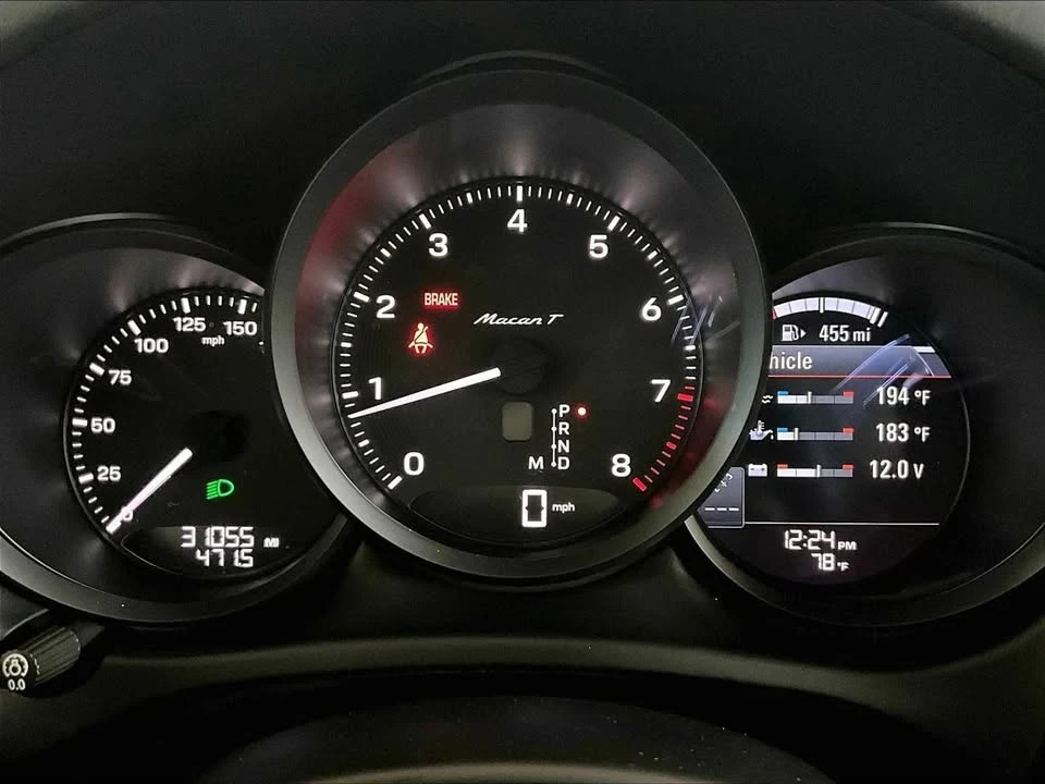 2023 Porsche Macan T - Image 18 of 20