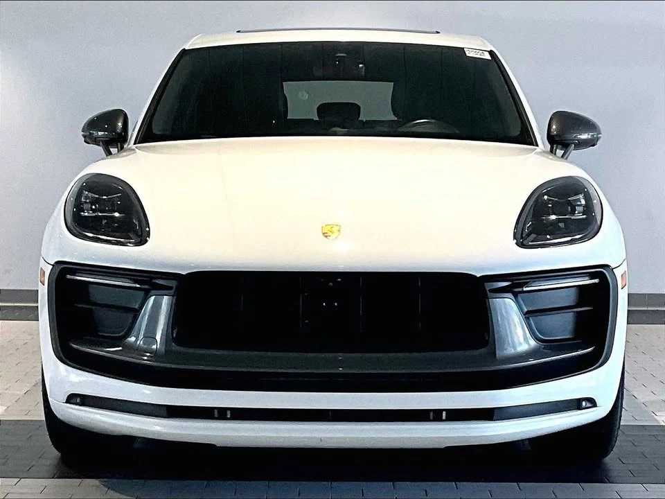 2023 Porsche Macan T - Image 10 of 20