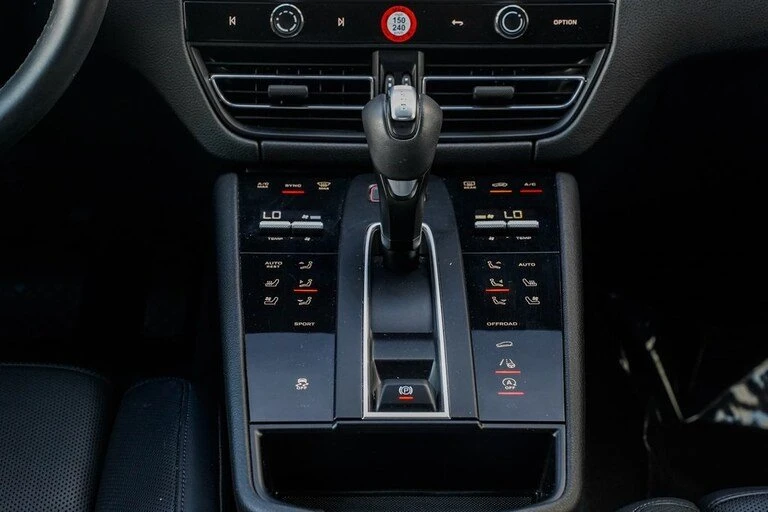 2023 Porsche Macan T - Image 11 of 12
