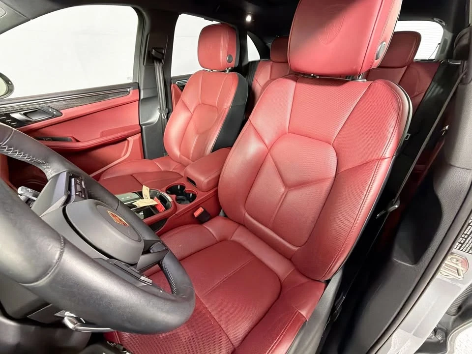 2023 Porsche Macan T - Image 10 of 10