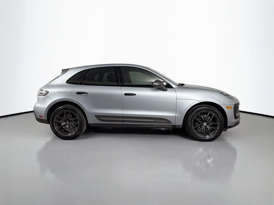 2023 Porsche Macan T - Image 6 of 10