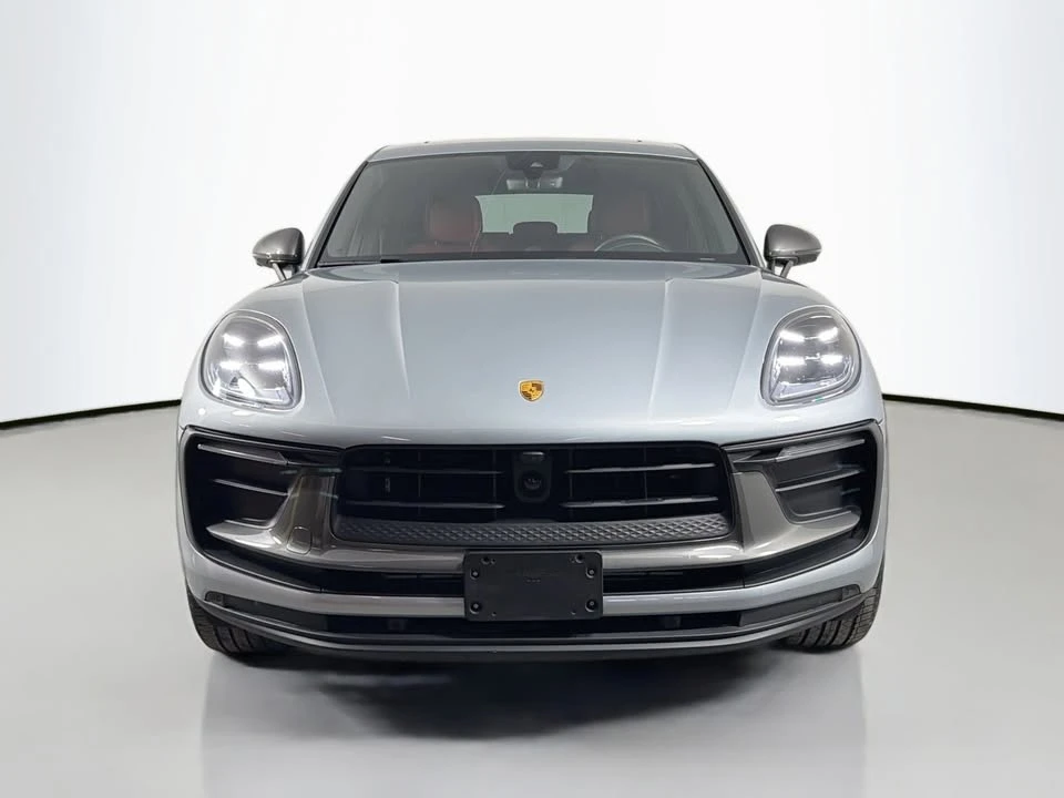 2023 Porsche Macan T - Image 8 of 10