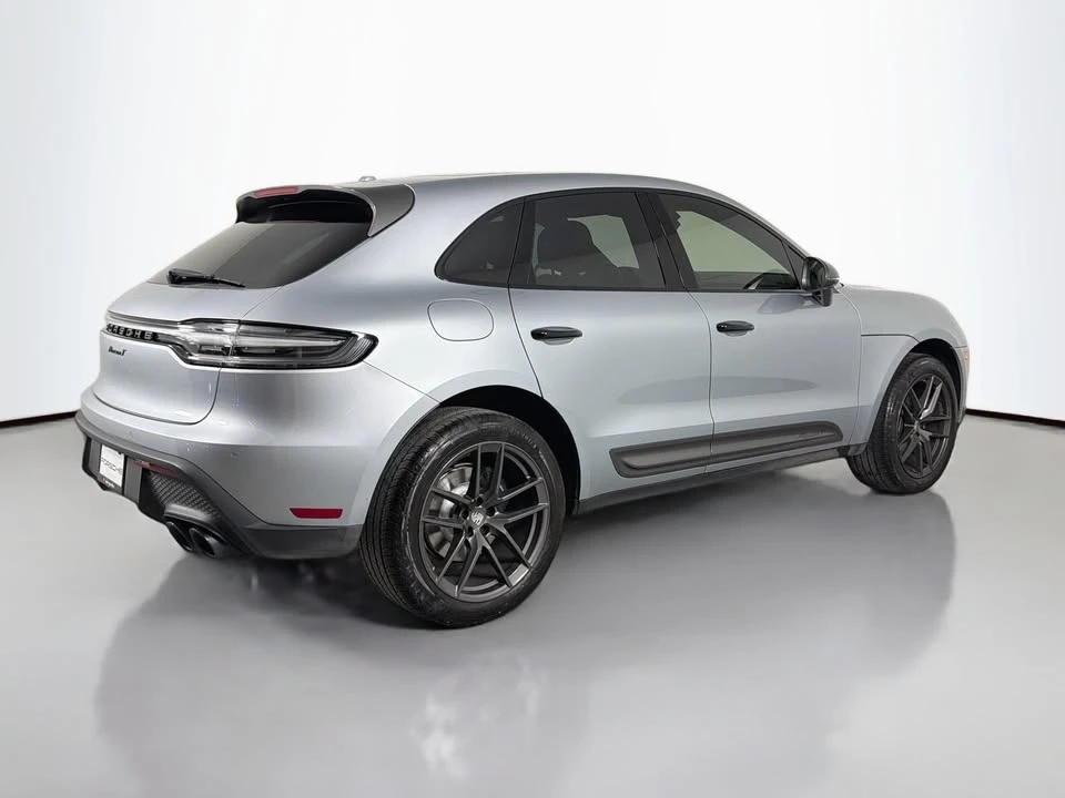 2023 Porsche Macan T - Image 5 of 10