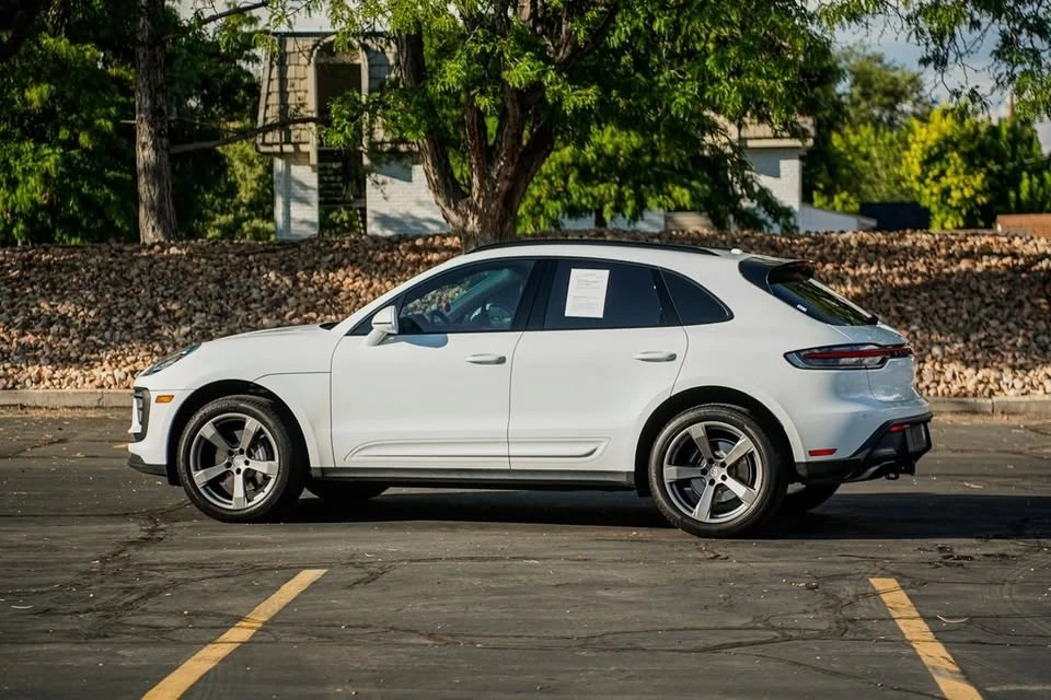 2023 Porsche Macan T - Image 6 of 18