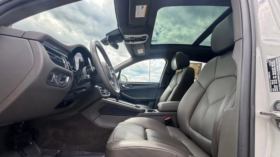 2023 Porsche Macan T - Image 18 of 20