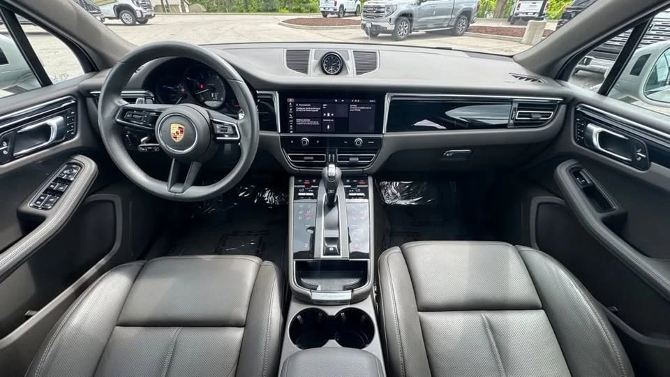 2023 Porsche Macan T - Image 11 of 20