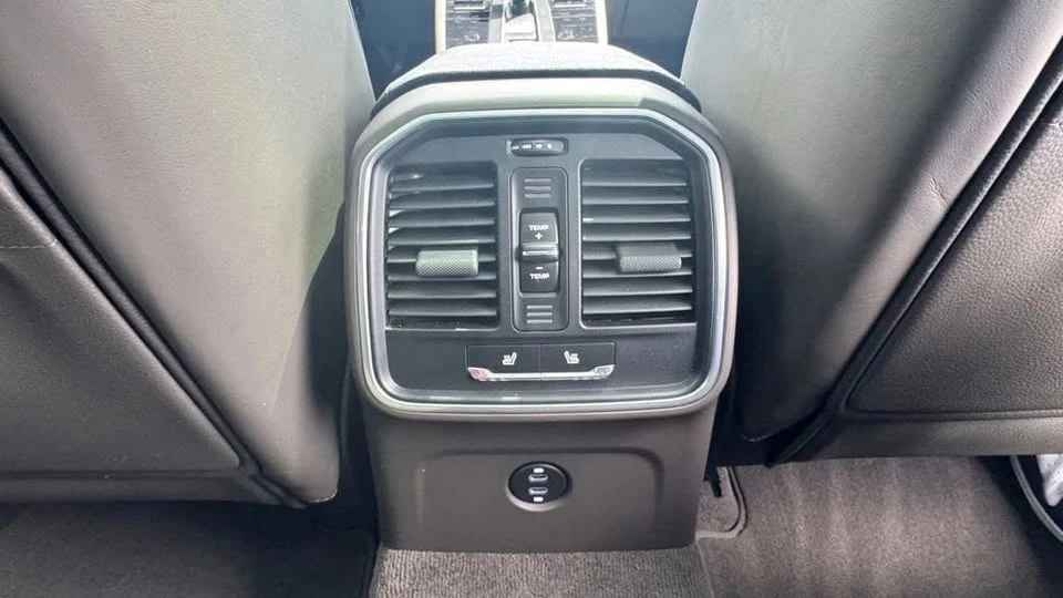 2023 Porsche Macan T - Image 10 of 20