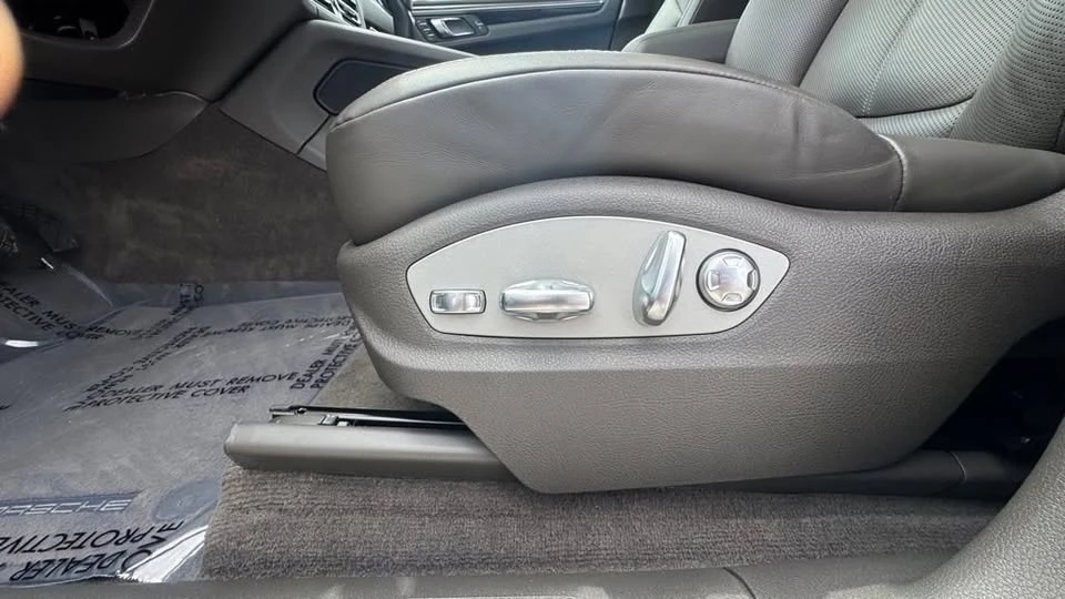 2023 Porsche Macan T - Image 19 of 20