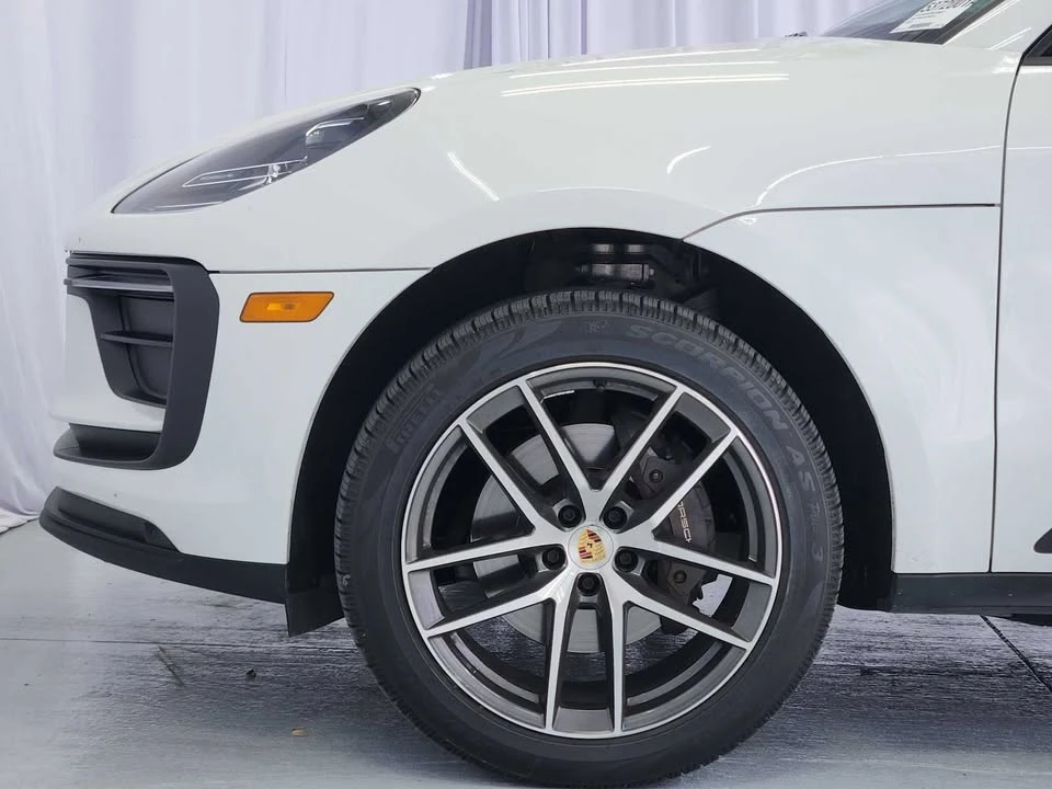 2023 Porsche Macan T - Image 4 of 11