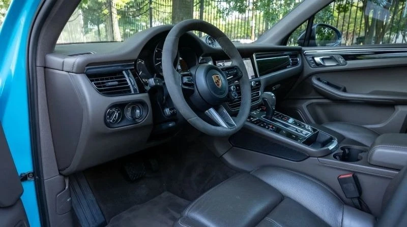2023 Porsche Macan T - Image 10 of 20