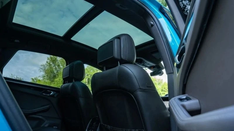 2023 Porsche Macan T - Image 16 of 20