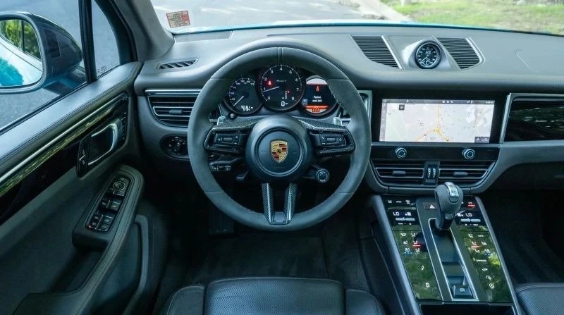 2023 Porsche Macan T - Image 19 of 20