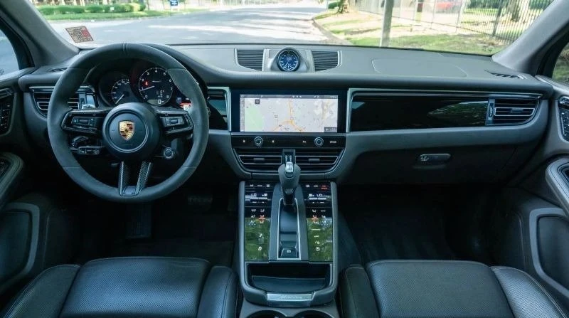 2023 Porsche Macan T - Image 18 of 20