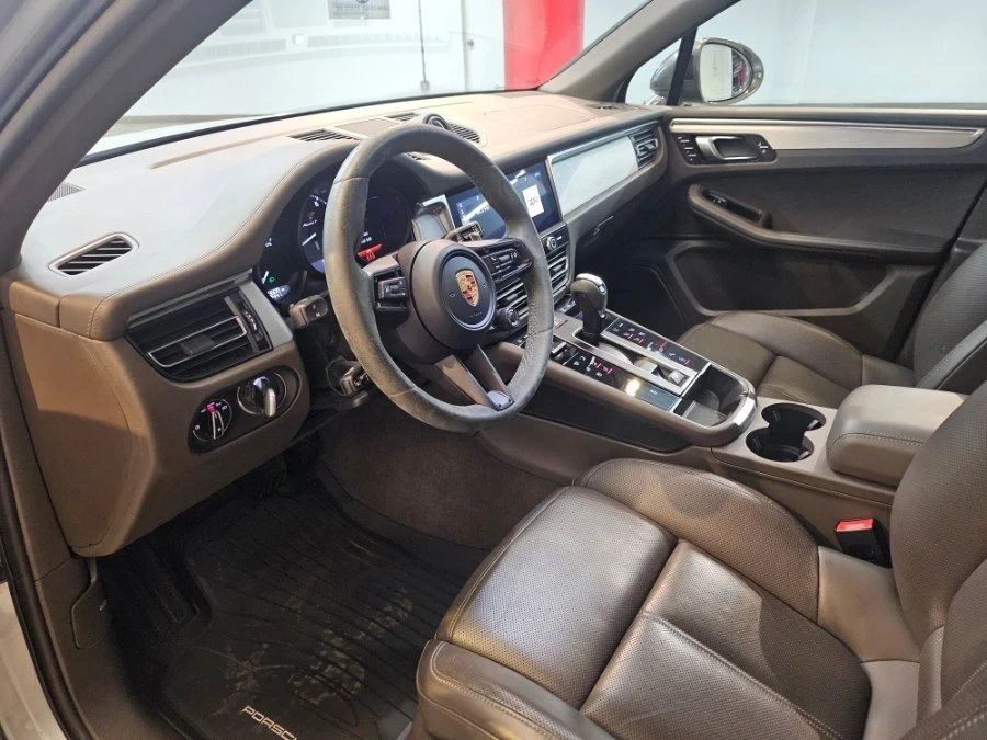 2023 Porsche Macan T - Image 11 of 13