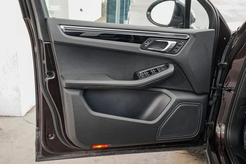 2023 Porsche Macan T - Image 9 of 16
