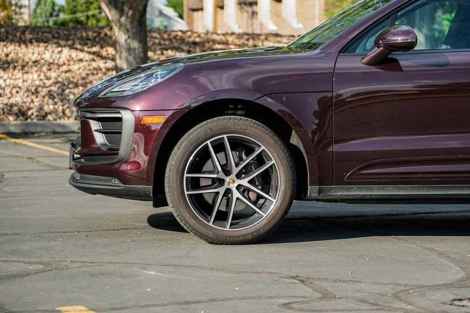 2023 Porsche Macan T - Image 8 of 16