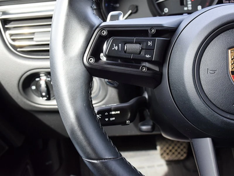 2023 Porsche Macan T - Image 15 of 20
