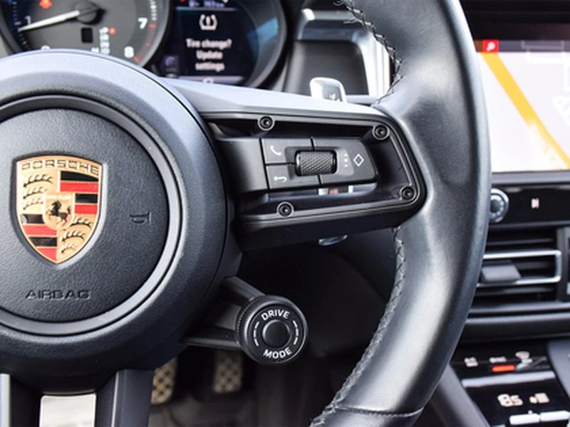 2023 Porsche Macan T - Image 16 of 20