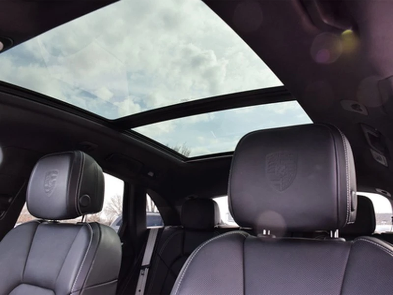 2023 Porsche Macan T - Image 10 of 20
