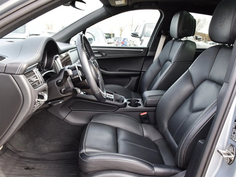 2023 Porsche Macan T - Image 9 of 20