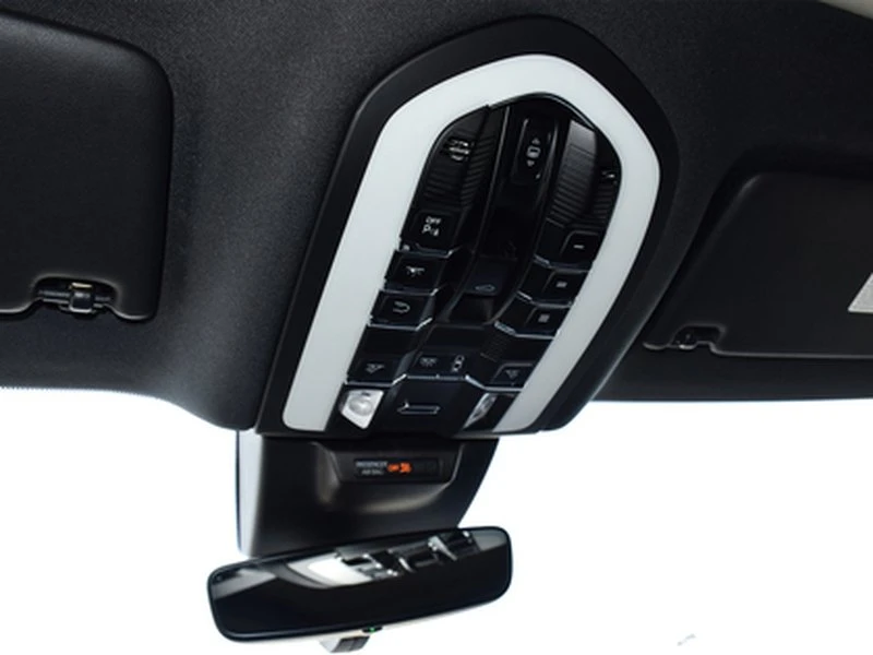 2023 Porsche Macan T - Image 18 of 20