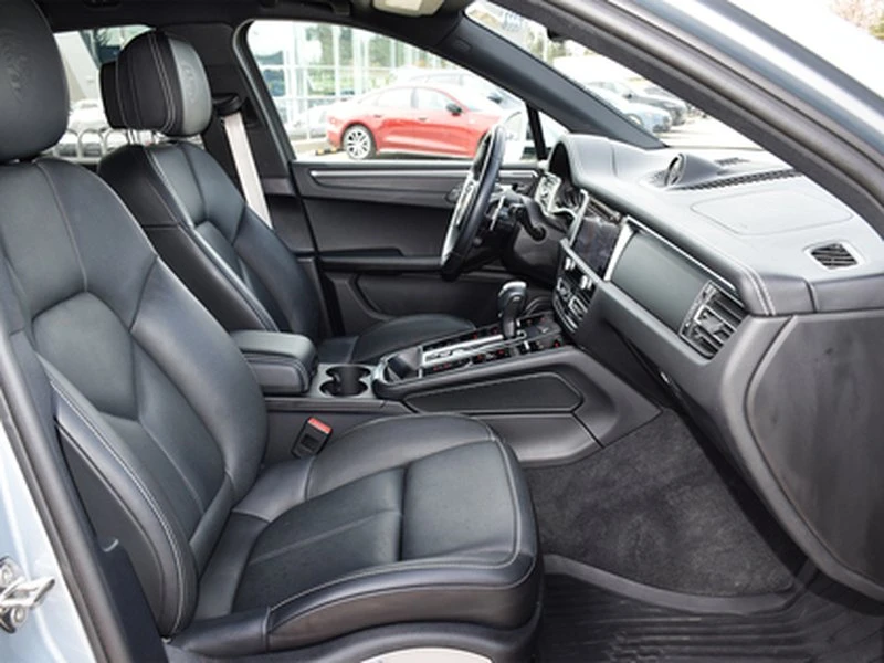 2023 Porsche Macan T - Image 19 of 20
