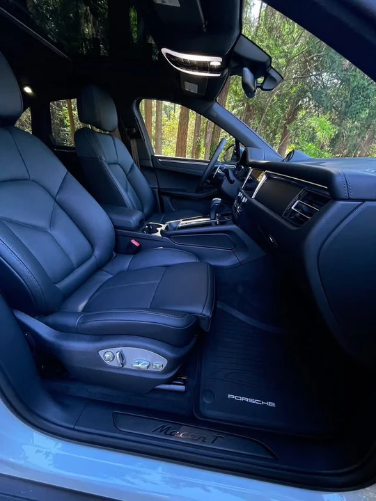 2023 Porsche Macan T - Image 4 of 5