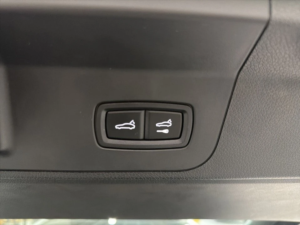 2023 Porsche 976 Panamera - Image 17 of 19