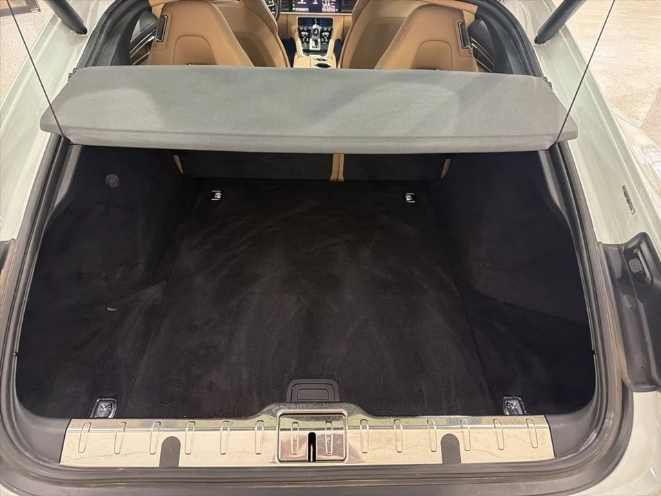 2023 Porsche 976 Panamera - Image 16 of 19