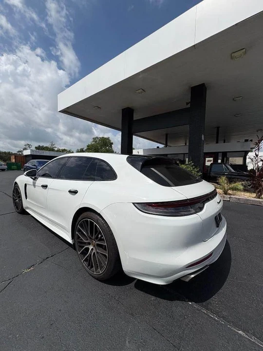 2023 Porsche 976 Panamera - Image 3 of 4