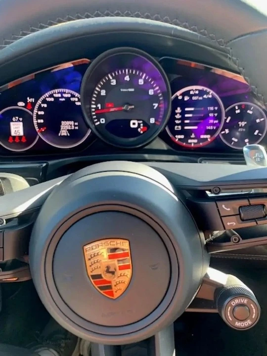 2023 Porsche 976 Panamera - Image 9 of 12